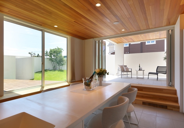 美しい眺めを楽しむキッチン