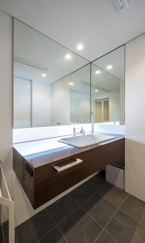 シンプルな洗面化粧台