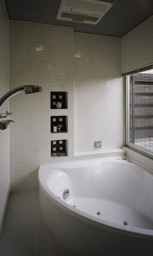 開放的なバスルーム