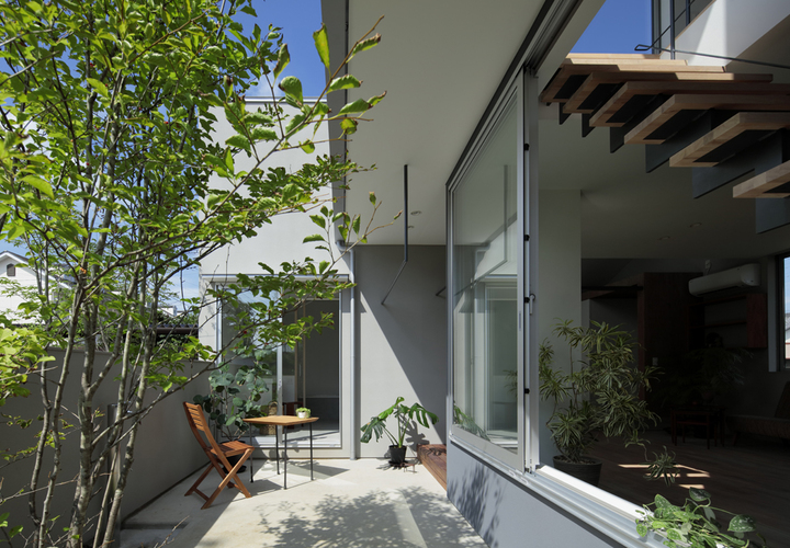 半クローズな中庭