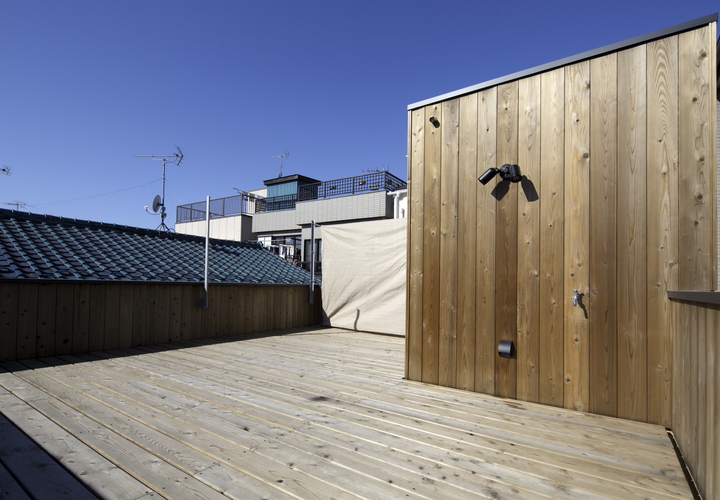 庭の代わりになる広々とした気持ちの良い屋上