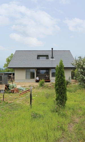 大きな屋根の家