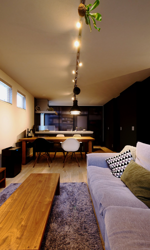 黒を基調にしたかっこいいインテリア