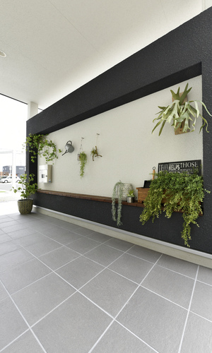 玄関ポーチのディスプレイスペース