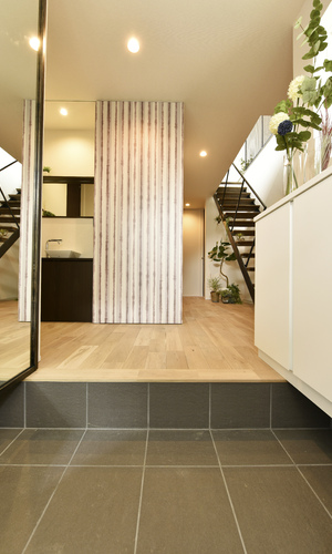 玄関土間からの眺め