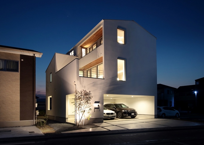 SE構法の木造3階建てビルトインガレージハウス