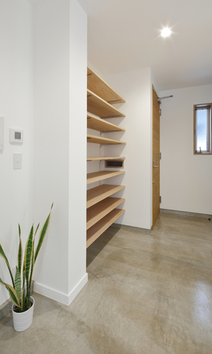 玄関を入って土間