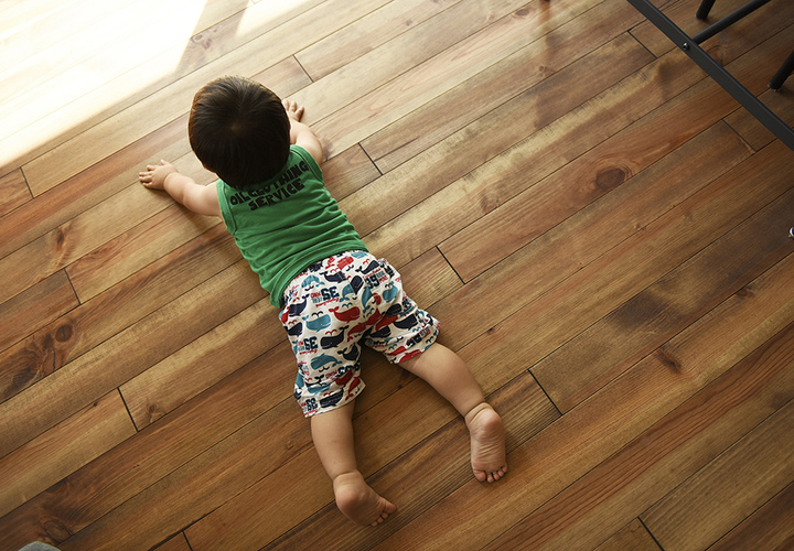 子供も大喜びの無垢フローリング