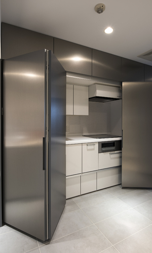 キッチンを収納する扉ーその①