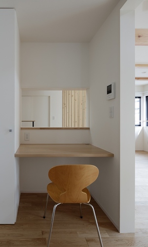 キッチン脇のワークカウンター