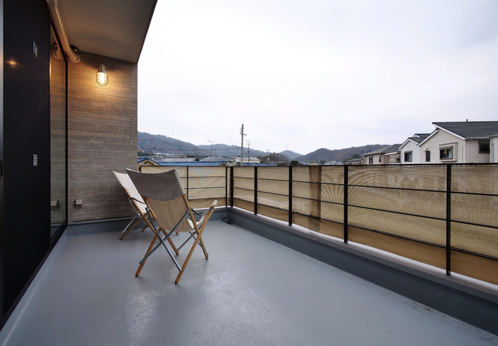 南北の通風が心地よい大型バルコニー