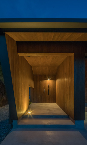 エントランスポーチ