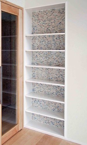 モザイクタイルの飾り棚