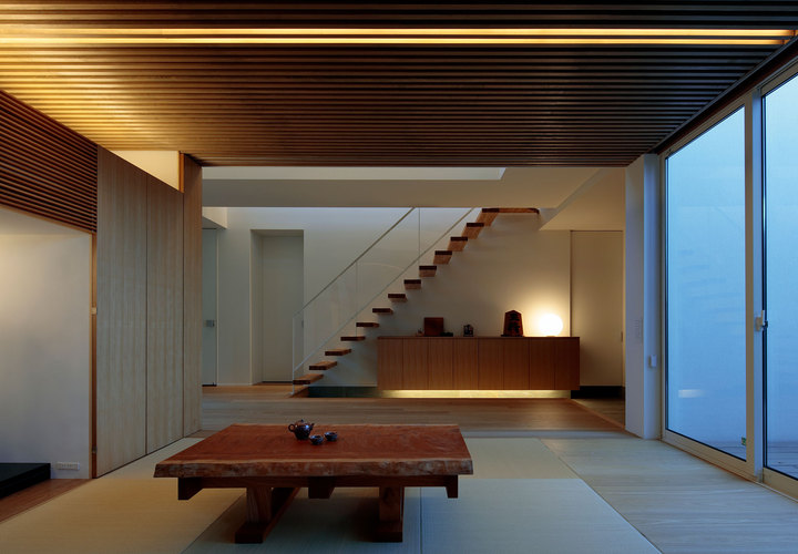 玄関・和室　夕景