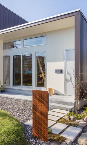 アプローチと玄関ポーチ