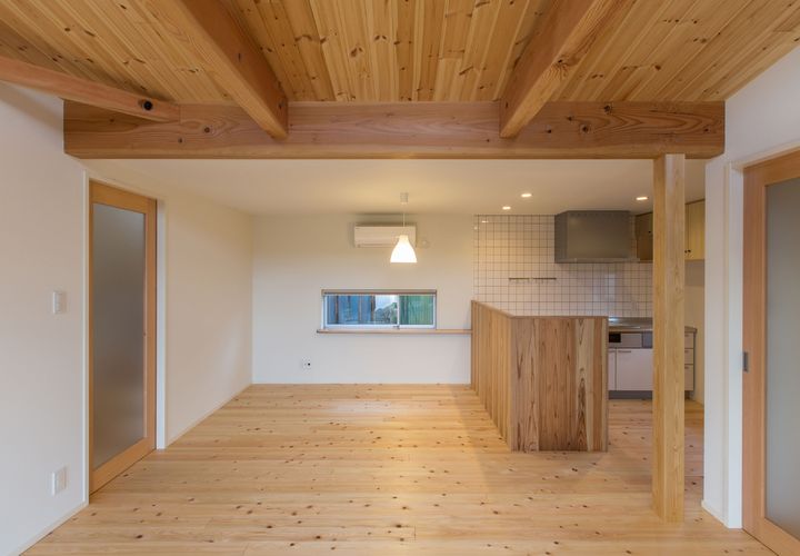 リビングよりダニング方向を見る