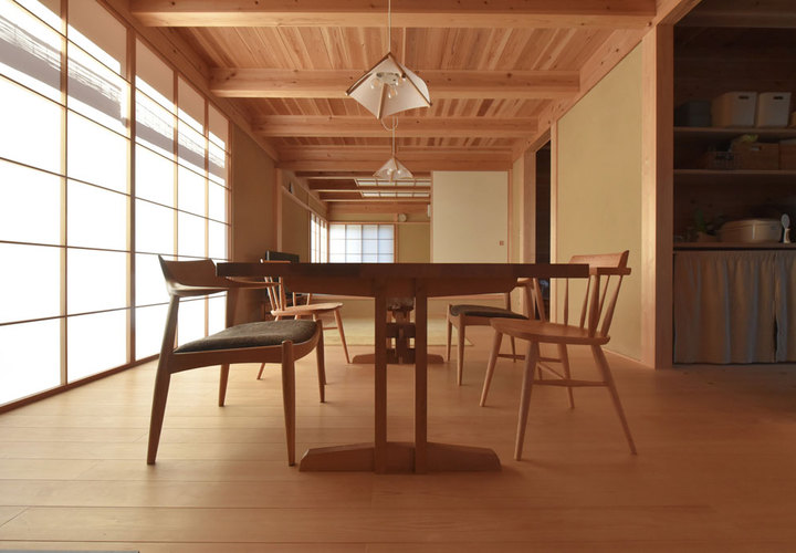 木組みのダイニングテーブル