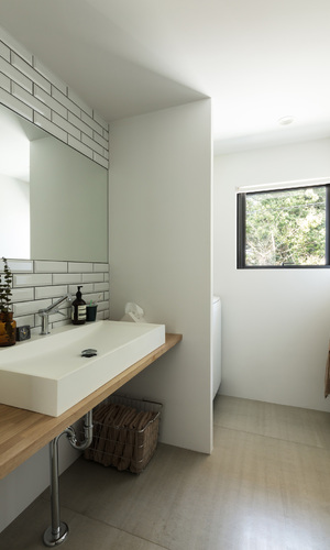 四つ角の家｜洗面室