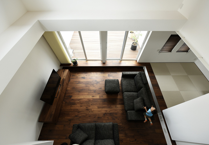 吹き抜けのあるリビング