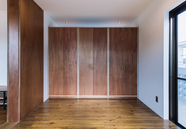 ラワン材の造作家具や建具