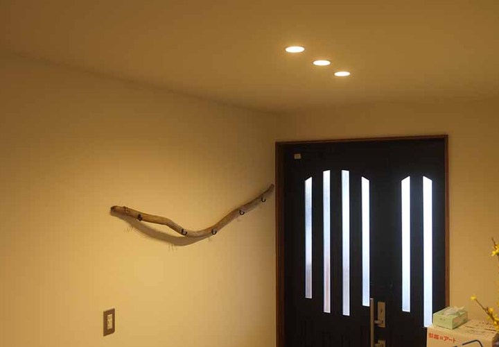 流木のコート掛け