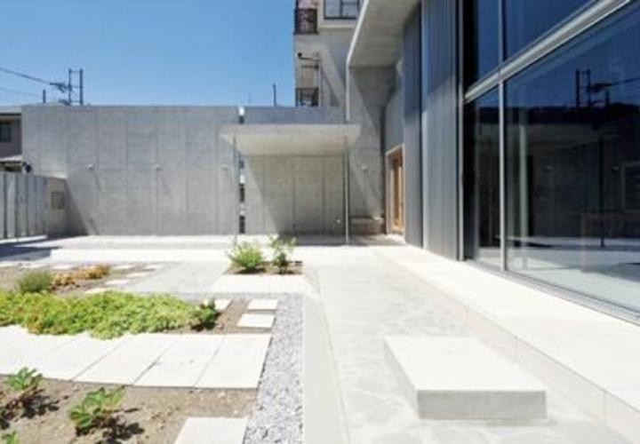 囲み庭の家 La Casa col Cortiletto Interno - by mcja