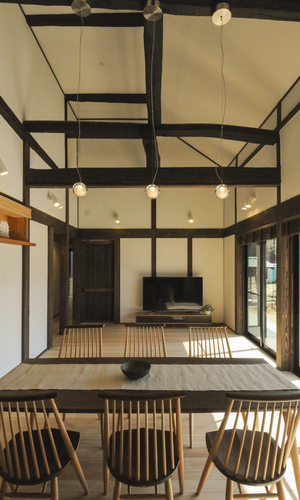 古材を活かしたリビング