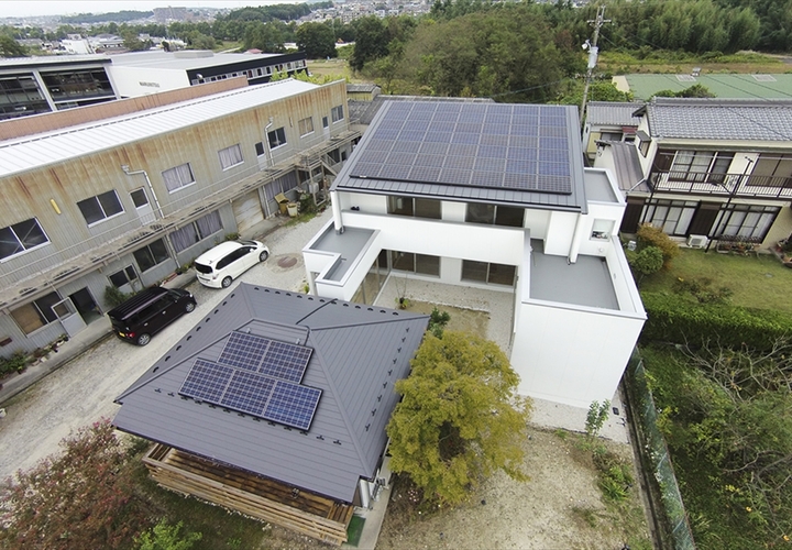 上空より全景を眺める