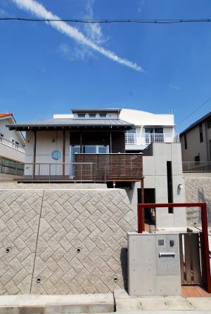 Kurensi色のある家