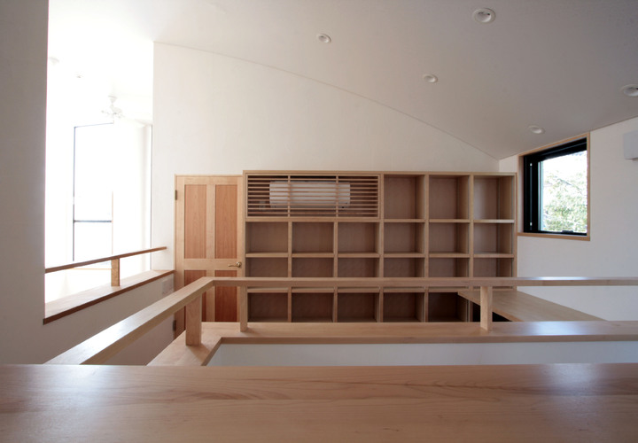 階段上部の書斎