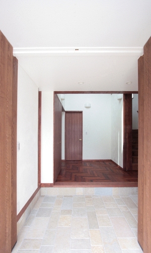 ２世帯共用の玄関