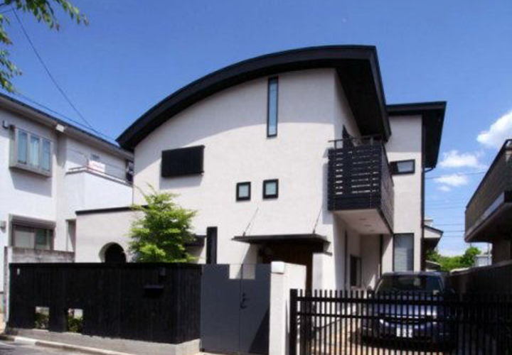 道路側（西側）外観