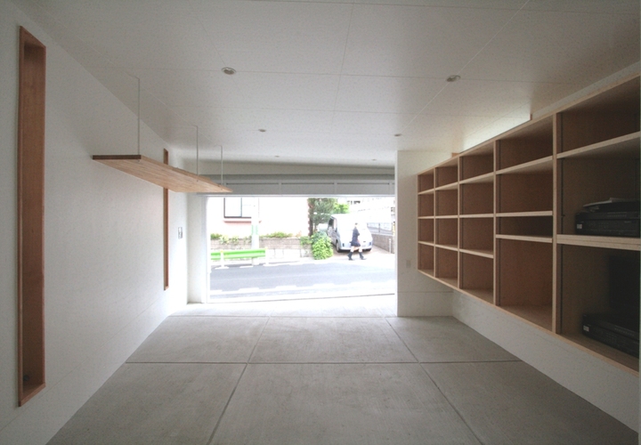 ゆったりとしたビルトインガレージ