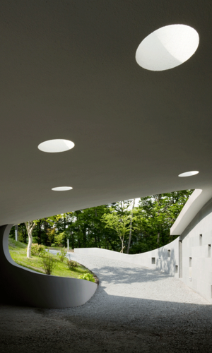 エントランスポーチとトップライト