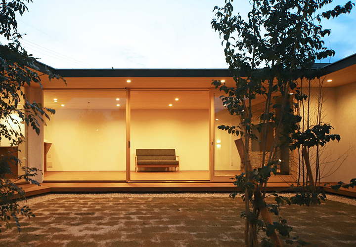 ichinokuta中庭からの夕景