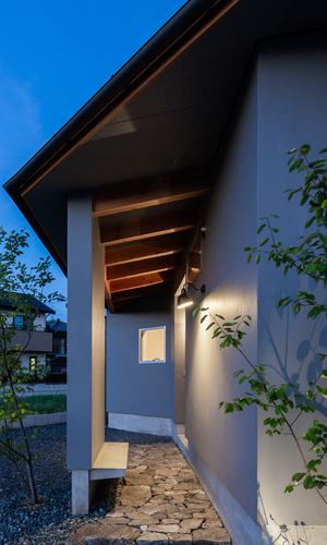 石畳のアプローチ