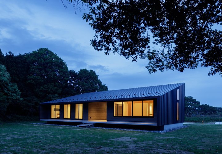 佐倉の別荘｜建物外観（夜景）