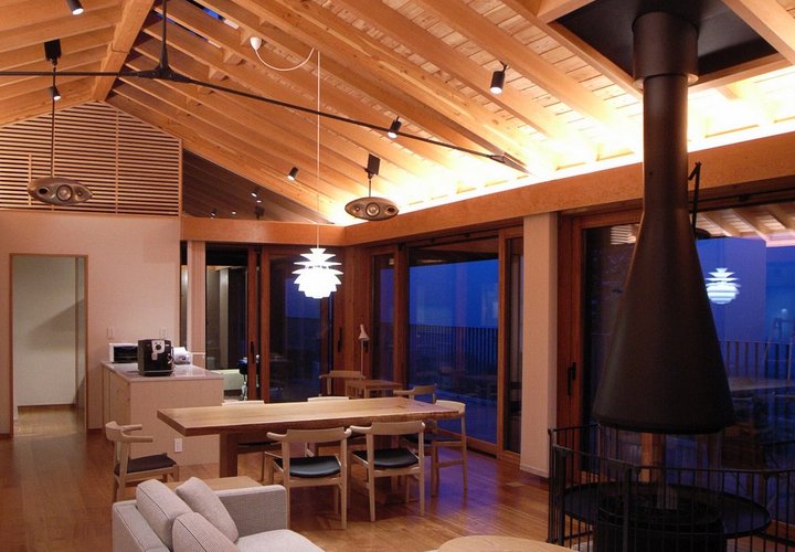 雷山の別荘｜リビングダイニング