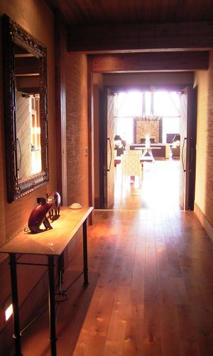 水上高原のヴィラ｜ホール