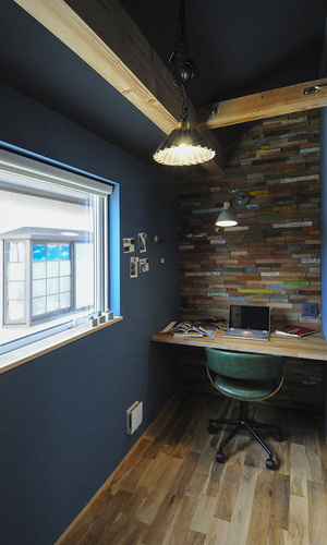 インダストリアルデザインの書斎