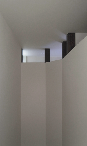 階段上部の抜け