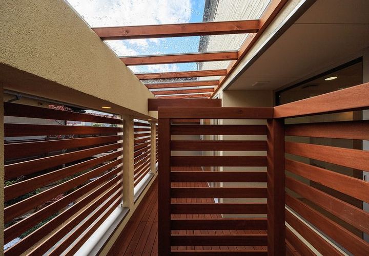 ウッドデッキテラスの物干しコーナー