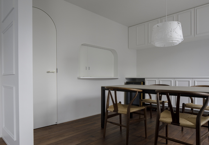 ダイニングと配膳カウンター