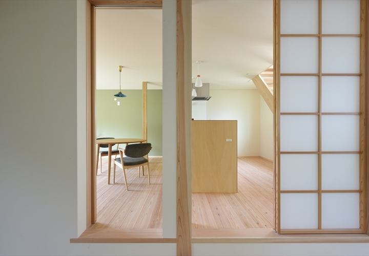 玄関ホールから