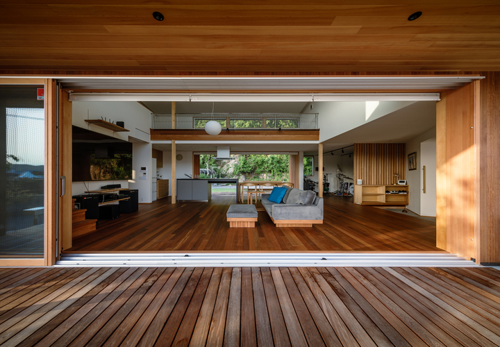 リビング・ウッドデッキ