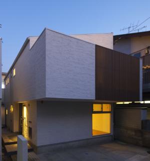 大型バルコニー・造作キッチン・ロフト。リビングに家族が集まるこだわりの詰まった家