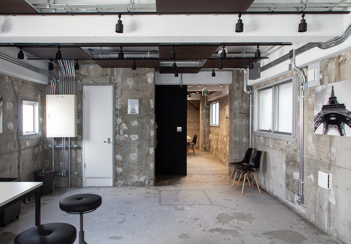 市松天井のラボ・オフィス