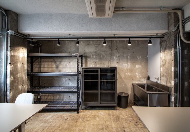 市松天井のラボ