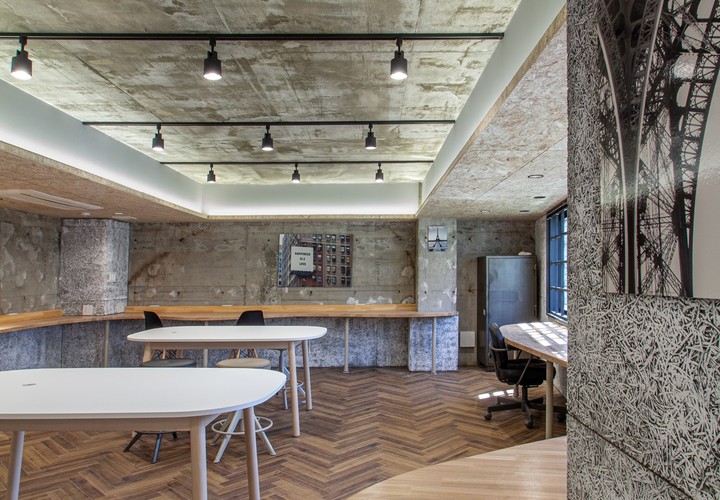 曲線のオフィス