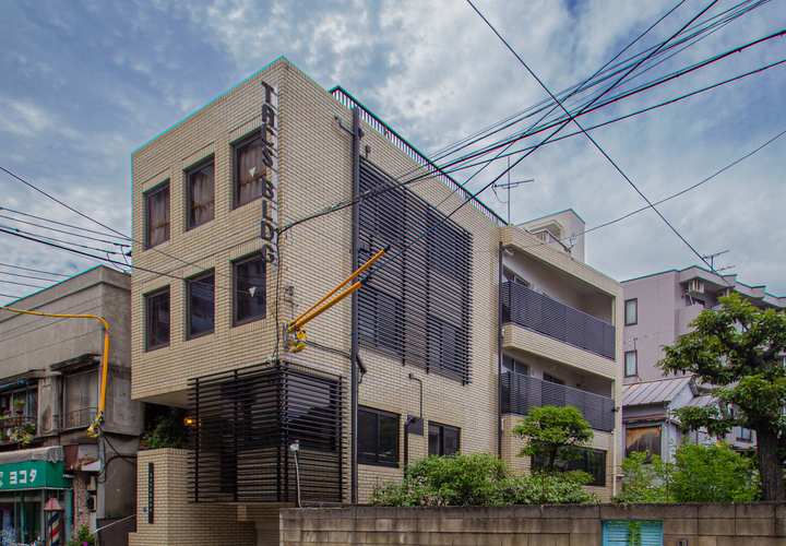 曲線のオフィス「外観」